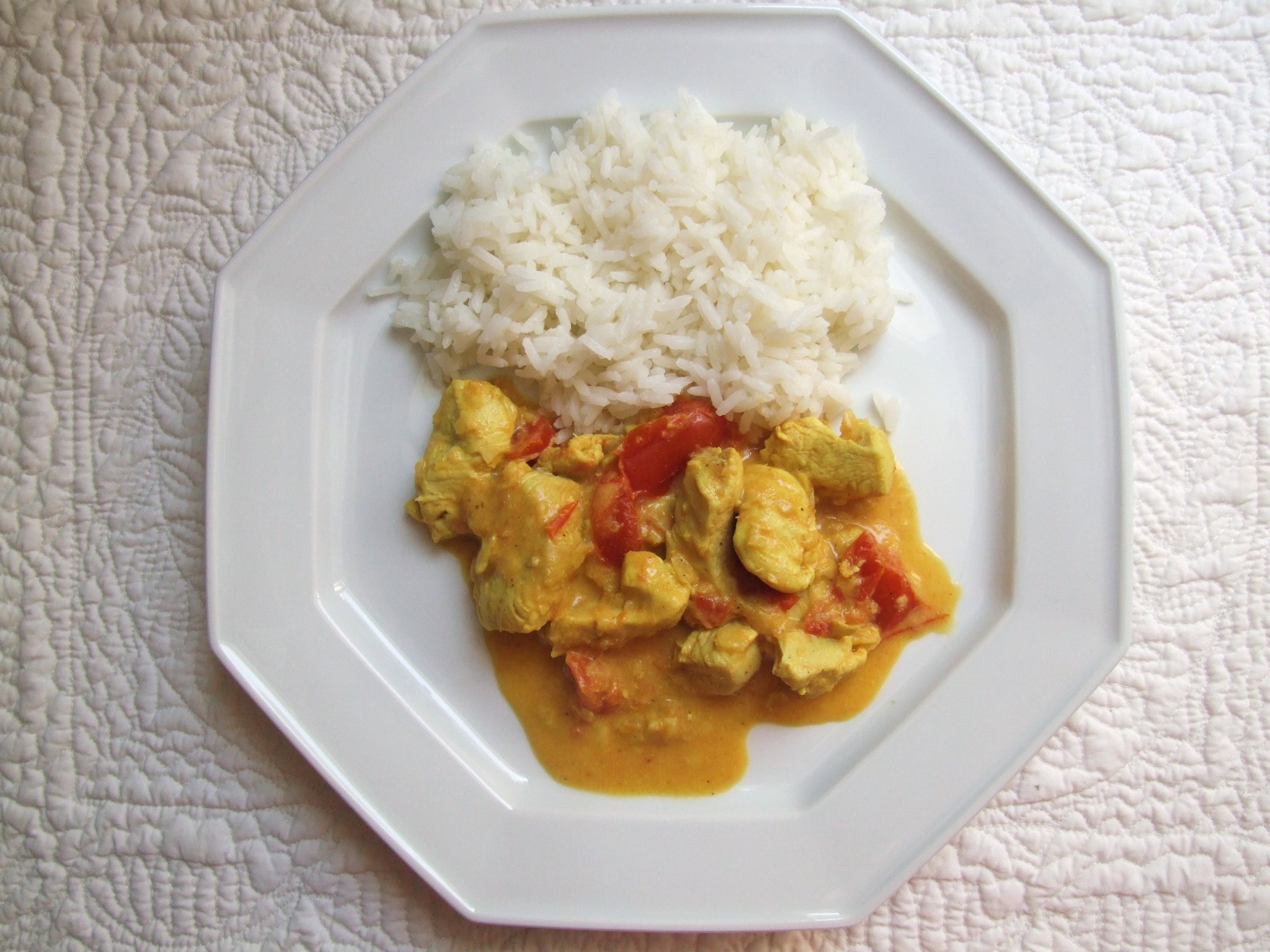 CURRY DE POULET À LA TOMATE