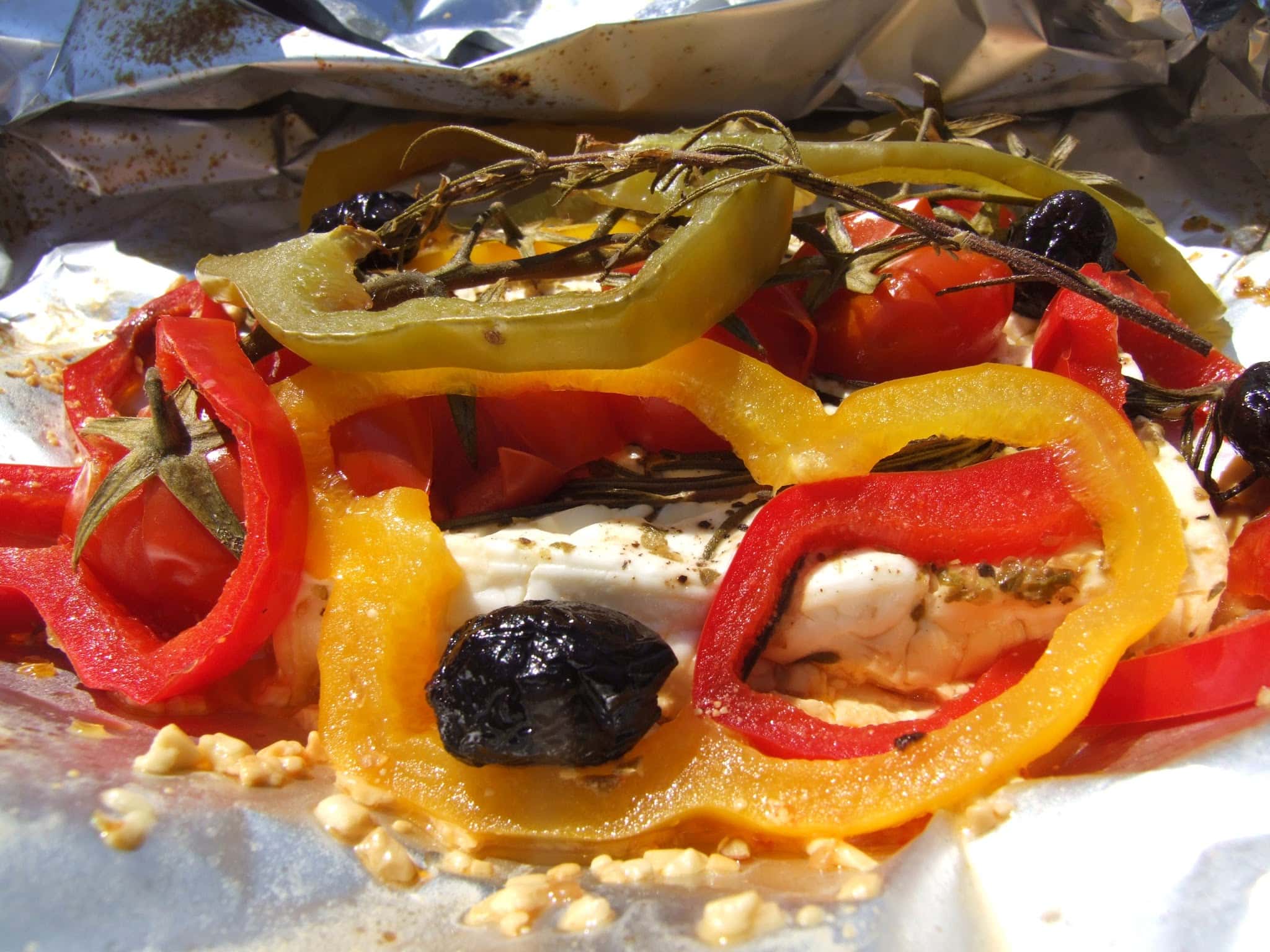 PAPILLOTE DE SALADE GRECQUE AU BARBECUE
