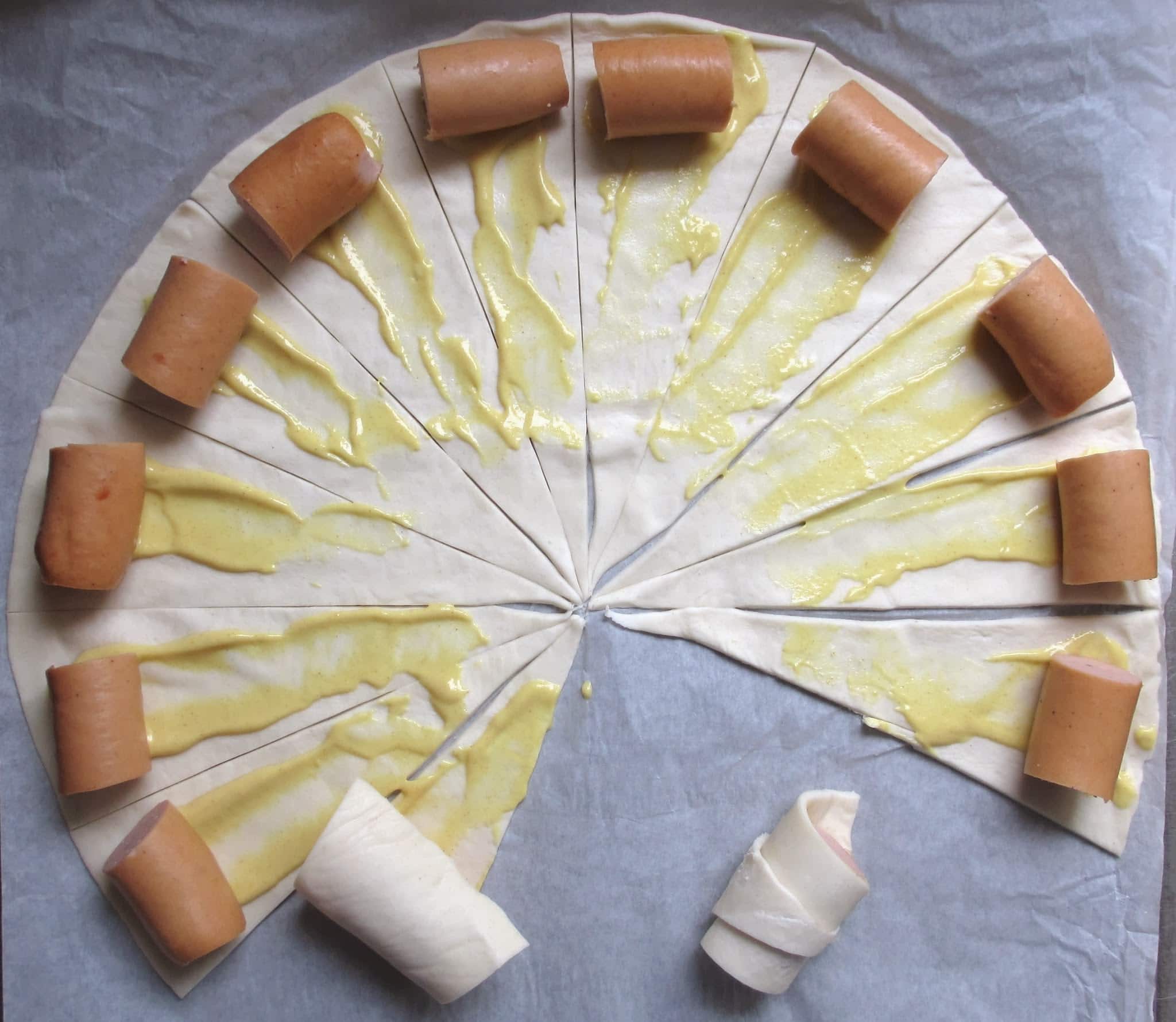 Feuillet%C3%A9s+roul%C3%A9s+%C3%A0+la+saucisse+1.JPG.jpeg