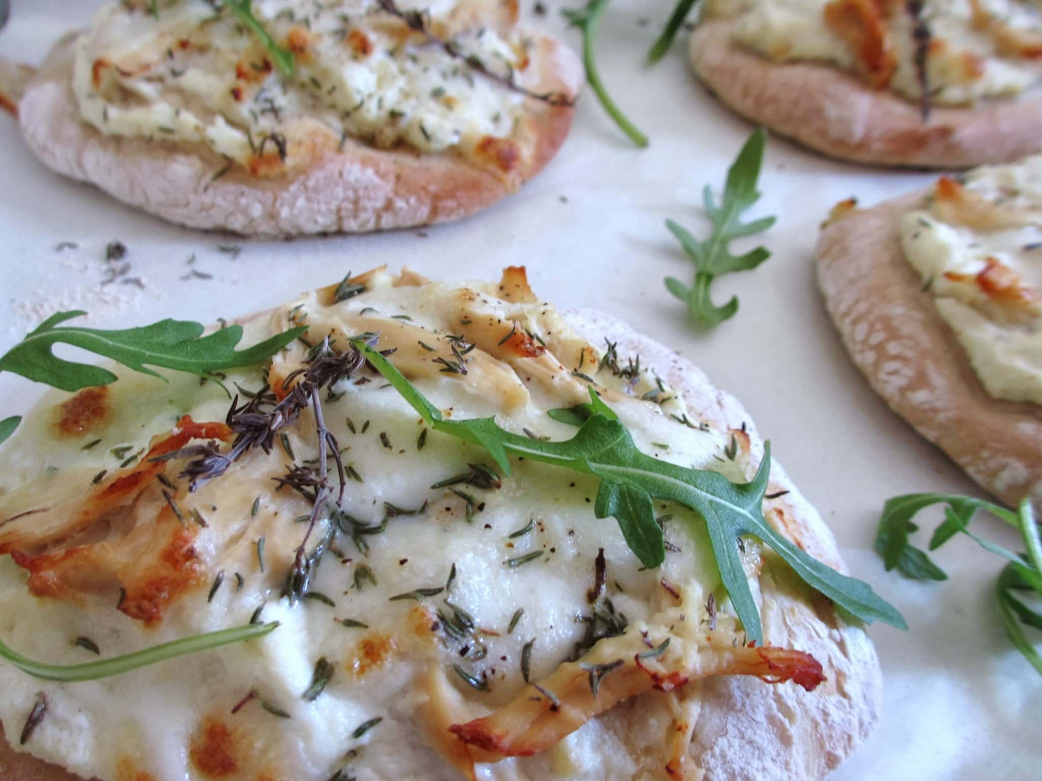 MINI-PIZZAS BLANCHES AU POULET