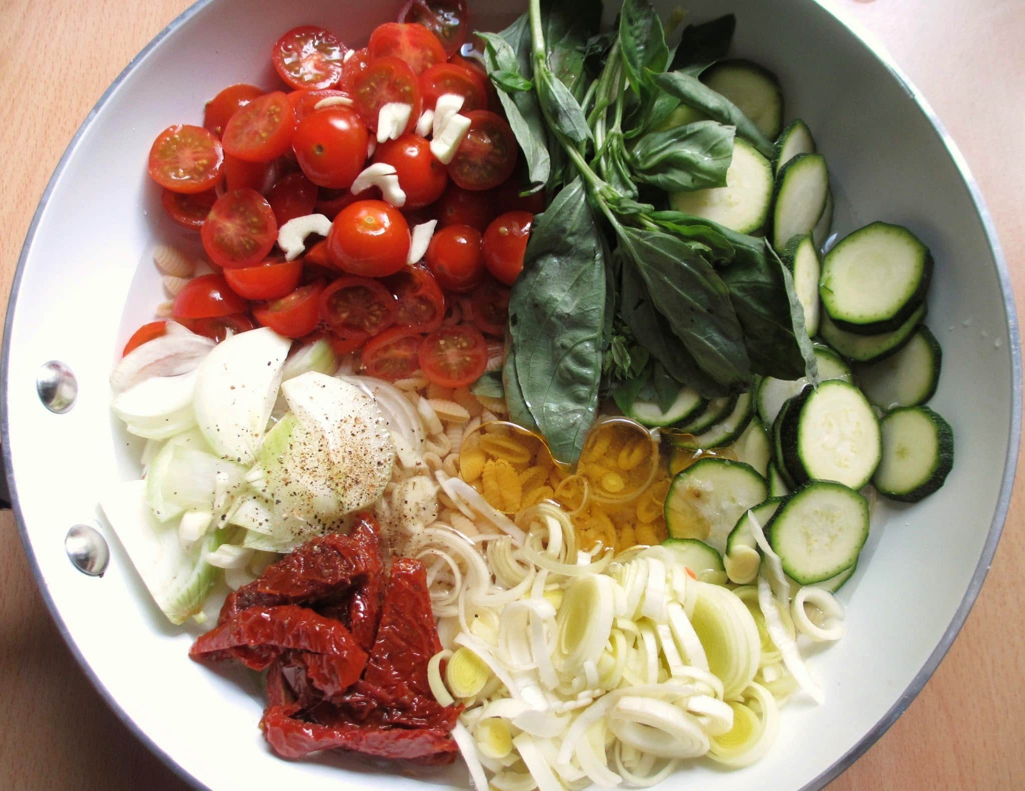 ONE PAN PASTA AUX LÉGUMES
