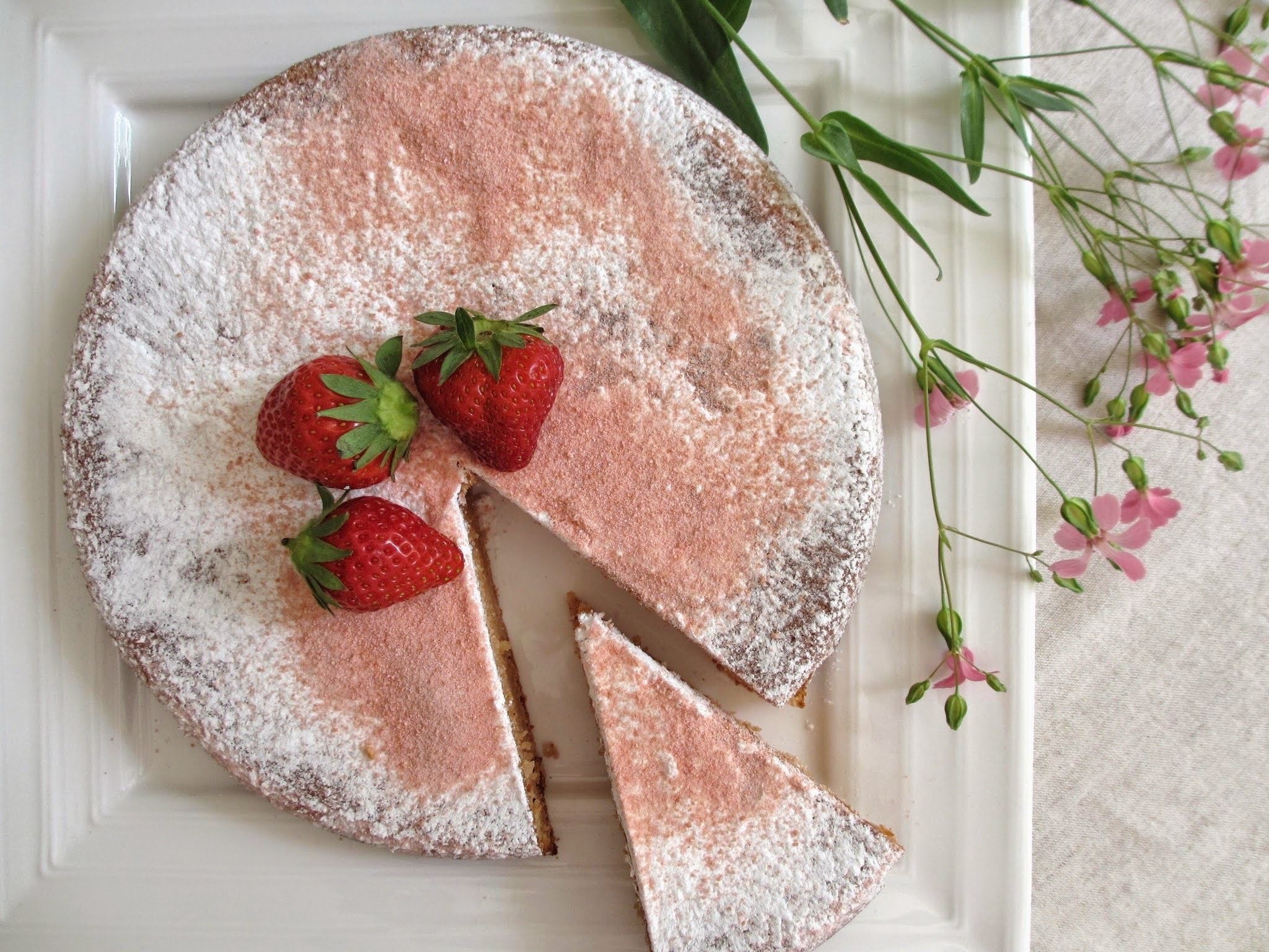 GÂTEAU ROSE AUX BISCUITS DE REIMS