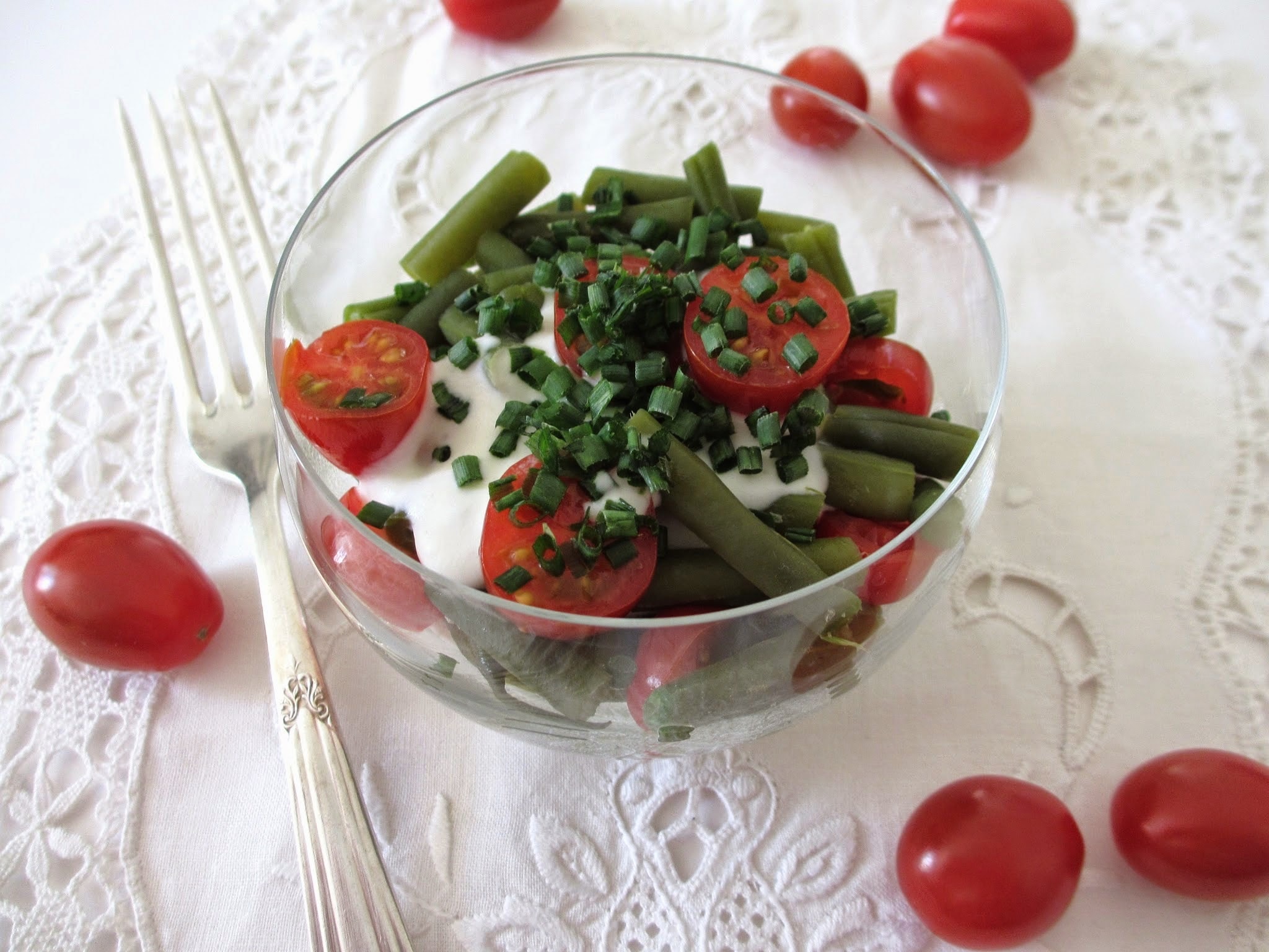 VERRINES DE HARICOTS VERTS ET TOMATES CERISES, CRÈME DE CHÈVRE AU WASABI
