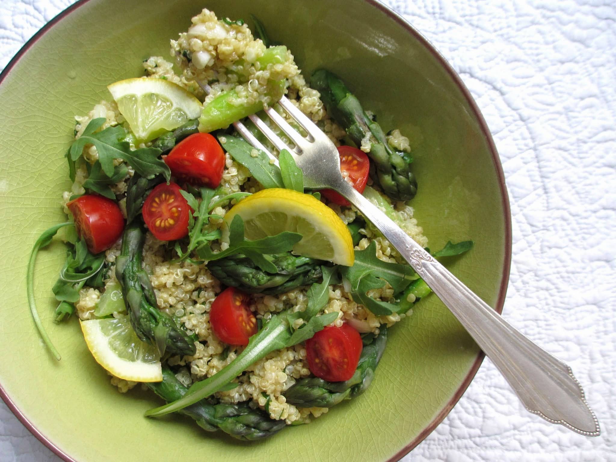 SALADE TIÈDE DE QUINOA AUX ASPERGES VERTES