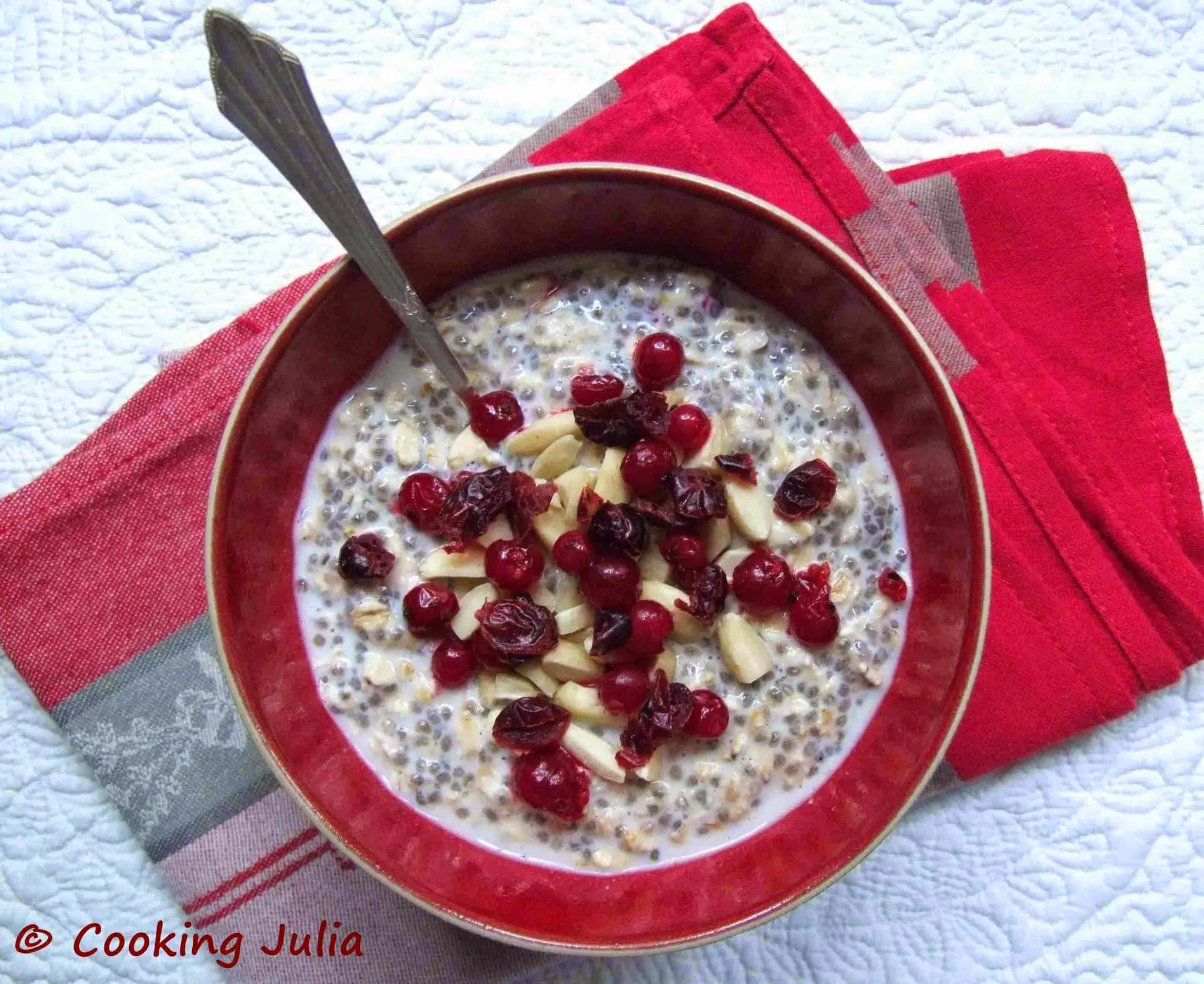 PORRIDGE AU LAIT D&rsquo;AMANDE ET GRAINES DE CHIA