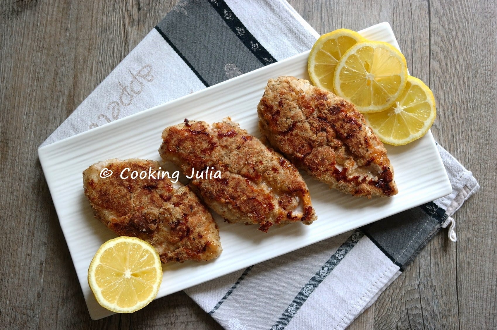 POULET EN CROÛTE LÉGÈRE DE PARMESAN ET PIGNONS