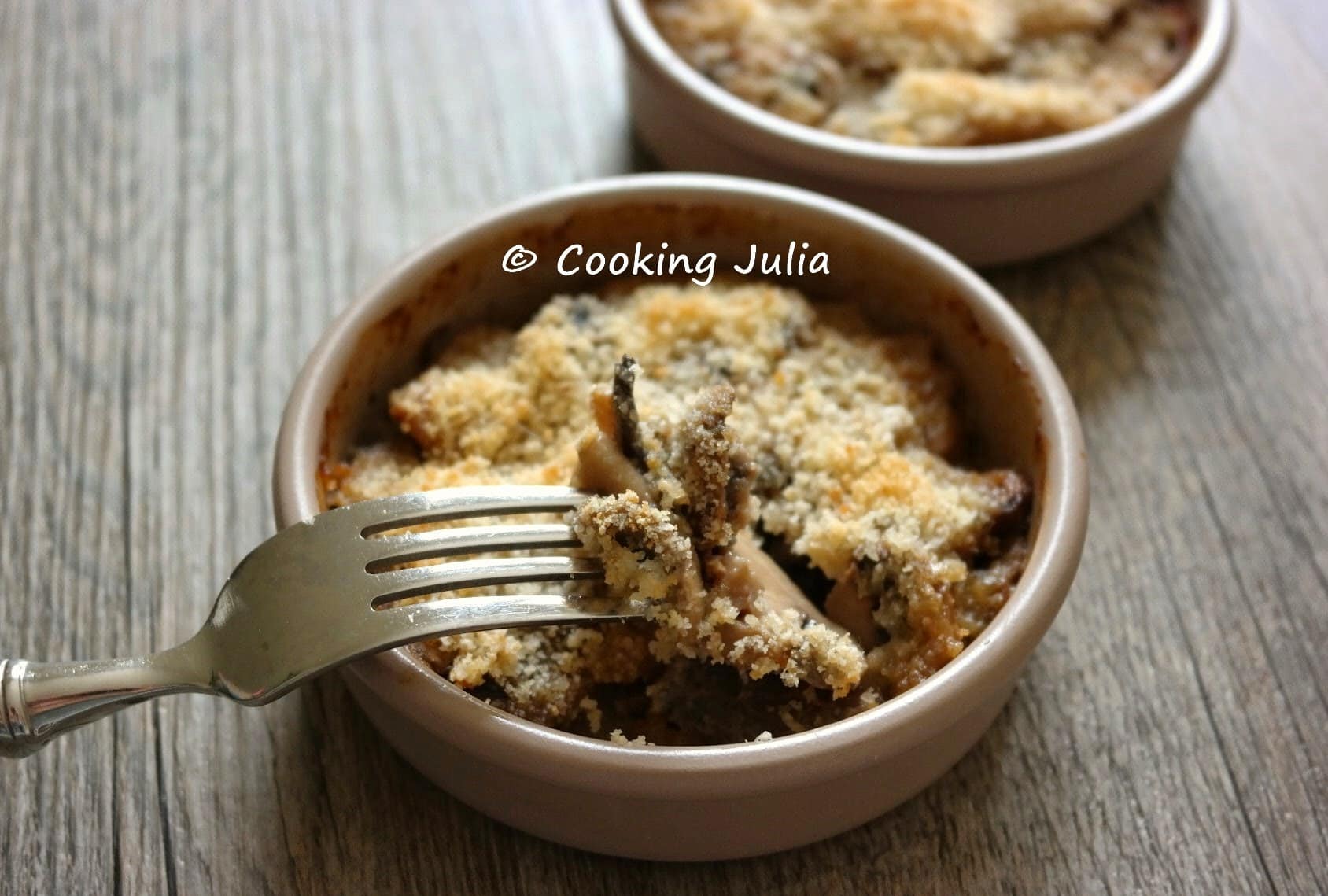 PETITS GRATINS DE CHAMPIGNONS DE PARIS AU PARMESAN