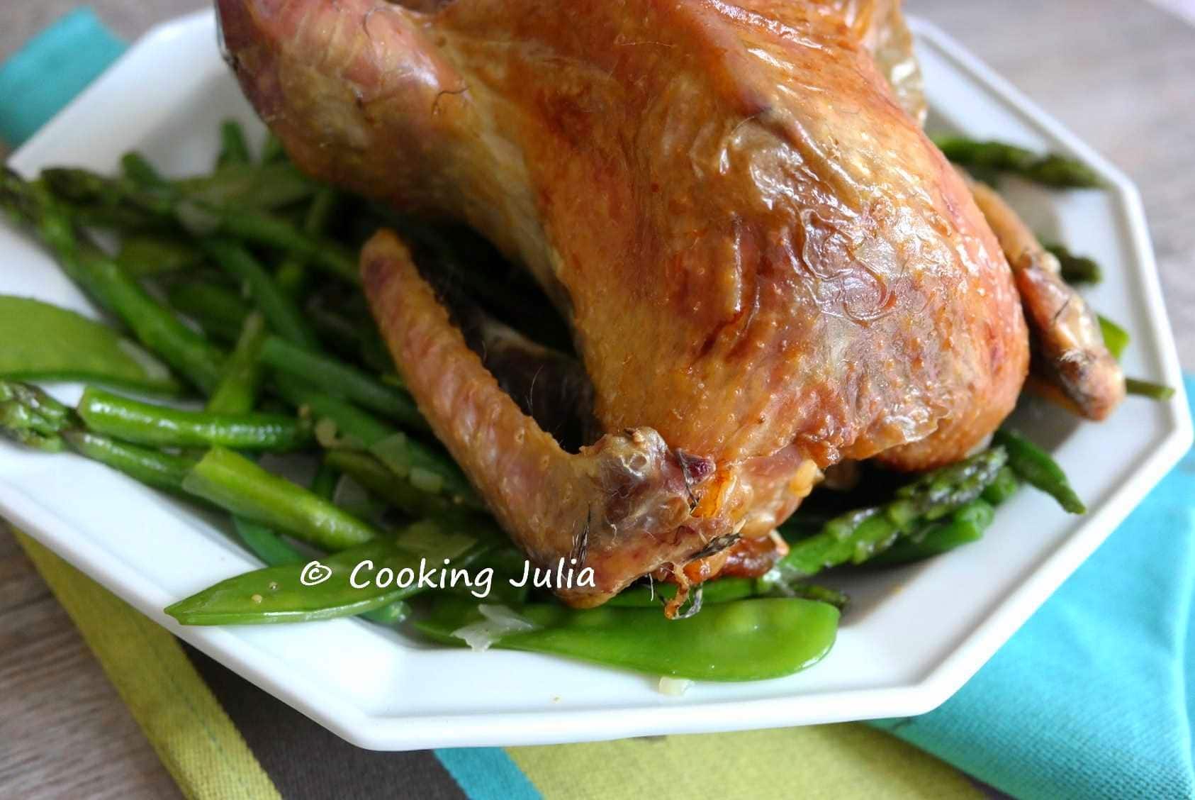PINTADE RÔTIE ET SES LÉGUMES VERTS DE SAISON
