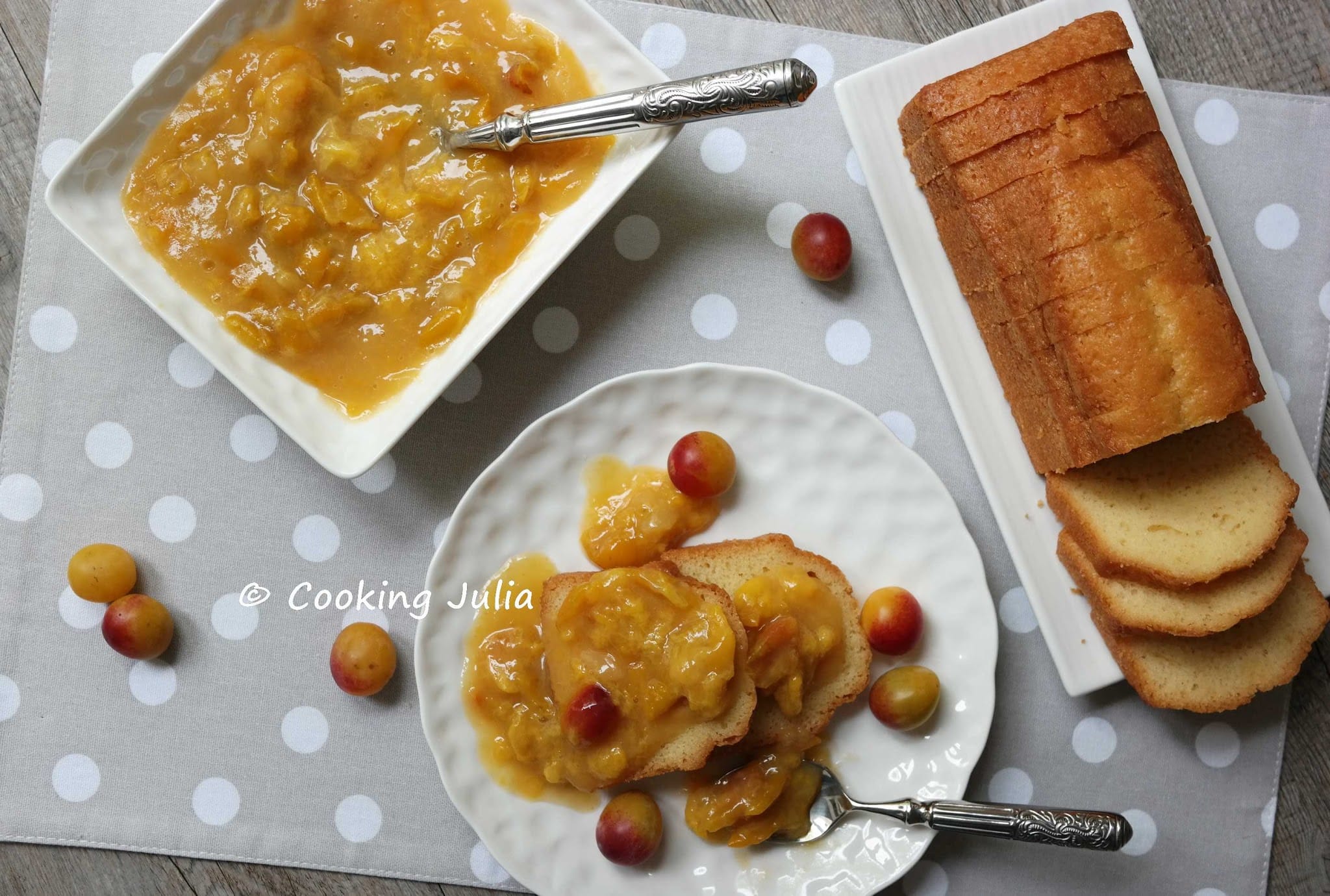 QUATRE-QUARTS À LA COMPOTE DE MIRABELLES