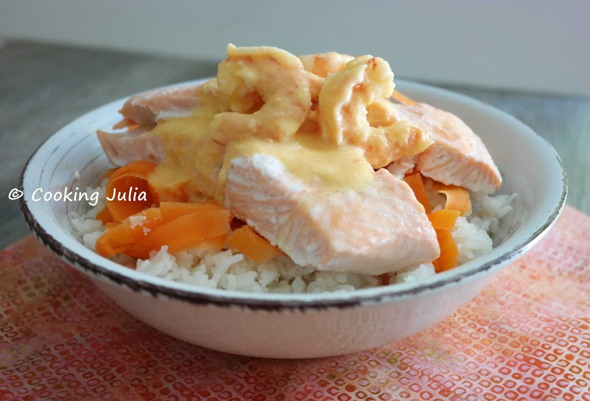 SAUMON VAPEUR SAUCE AUX CREVETTES
