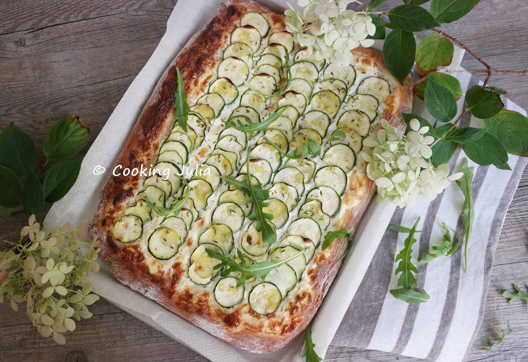 FOCACCIA AUX COURGETTES ET AU CHÈVRE