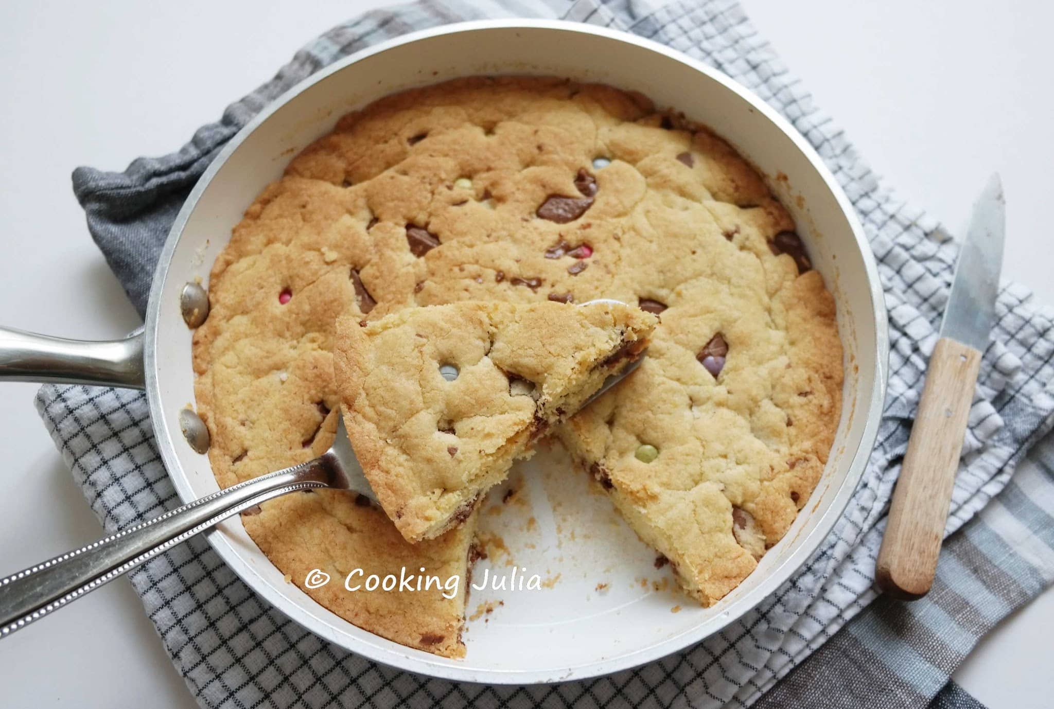 ONE PAN COOKIE AUX SMARTIES