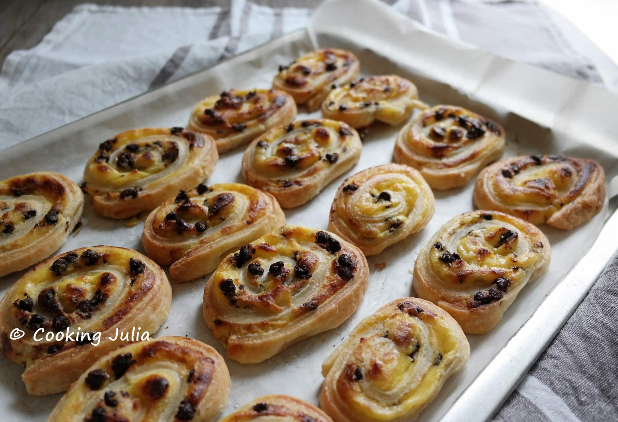 FEUILLETÉS ROULÉS AUX PÉPITES DE CHOCOLAT
