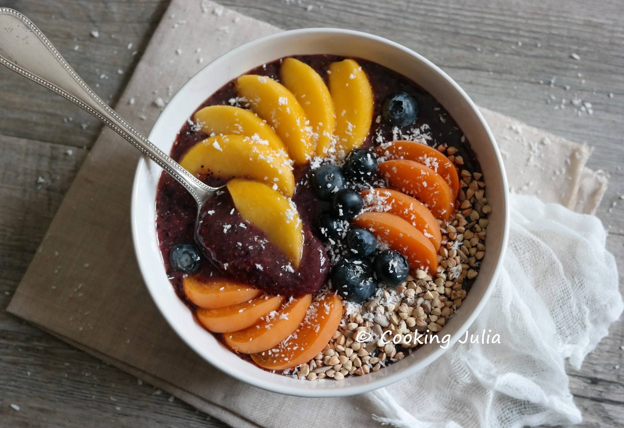 SMOOTHIE BOWL AUX MYRTILLES
