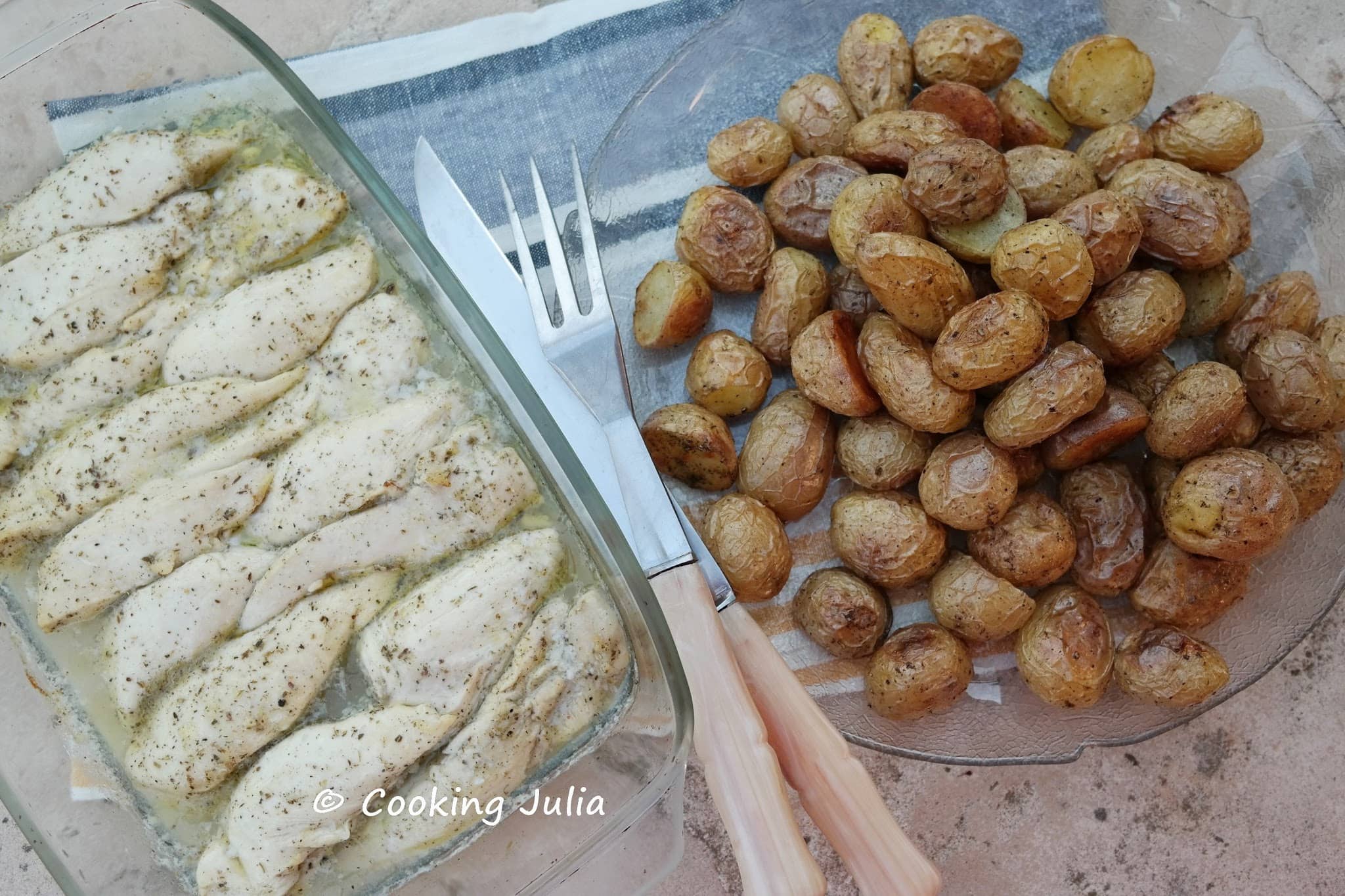 POULET AU CITRON ET POMMES DE TERRE RÔTIES