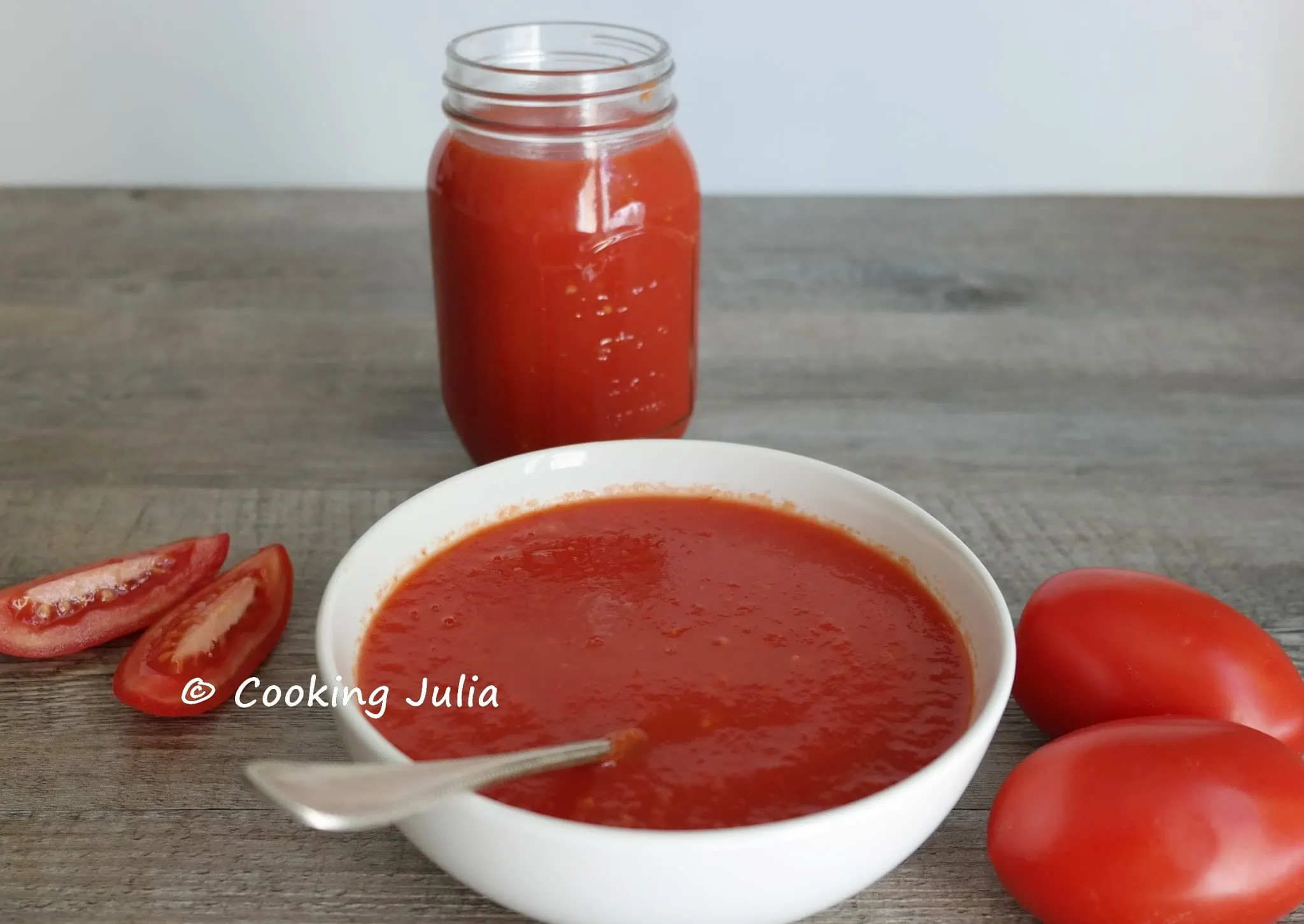 PURÉE DE TOMATES OU PASSATA