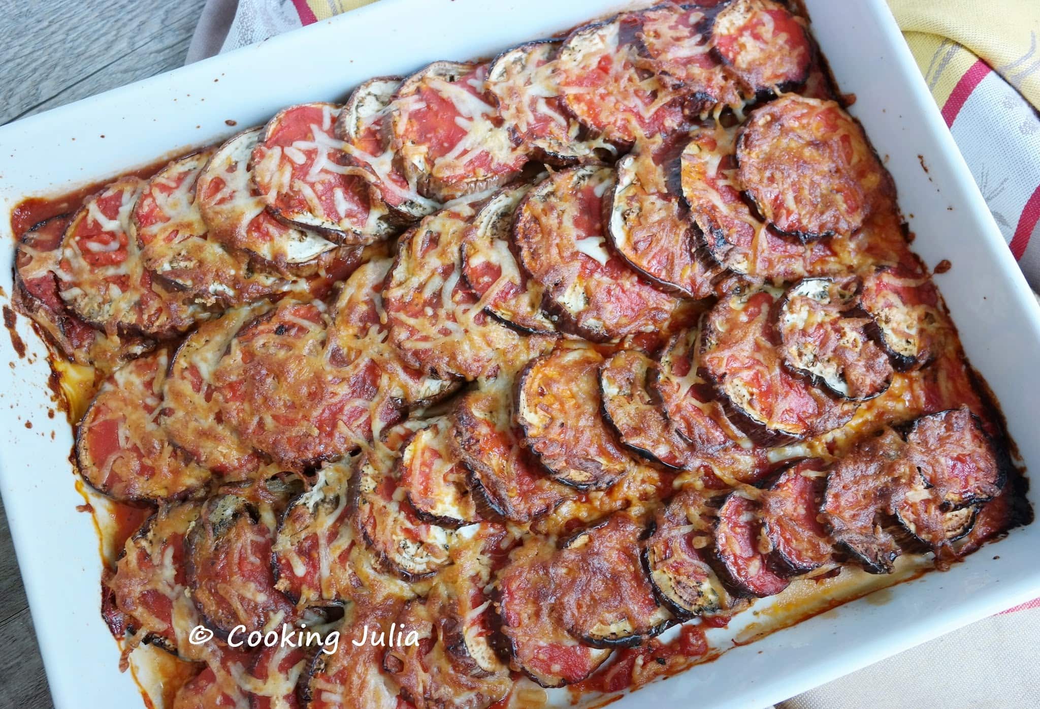 AUBERGINES GRATINÉES À LA TOMATE
