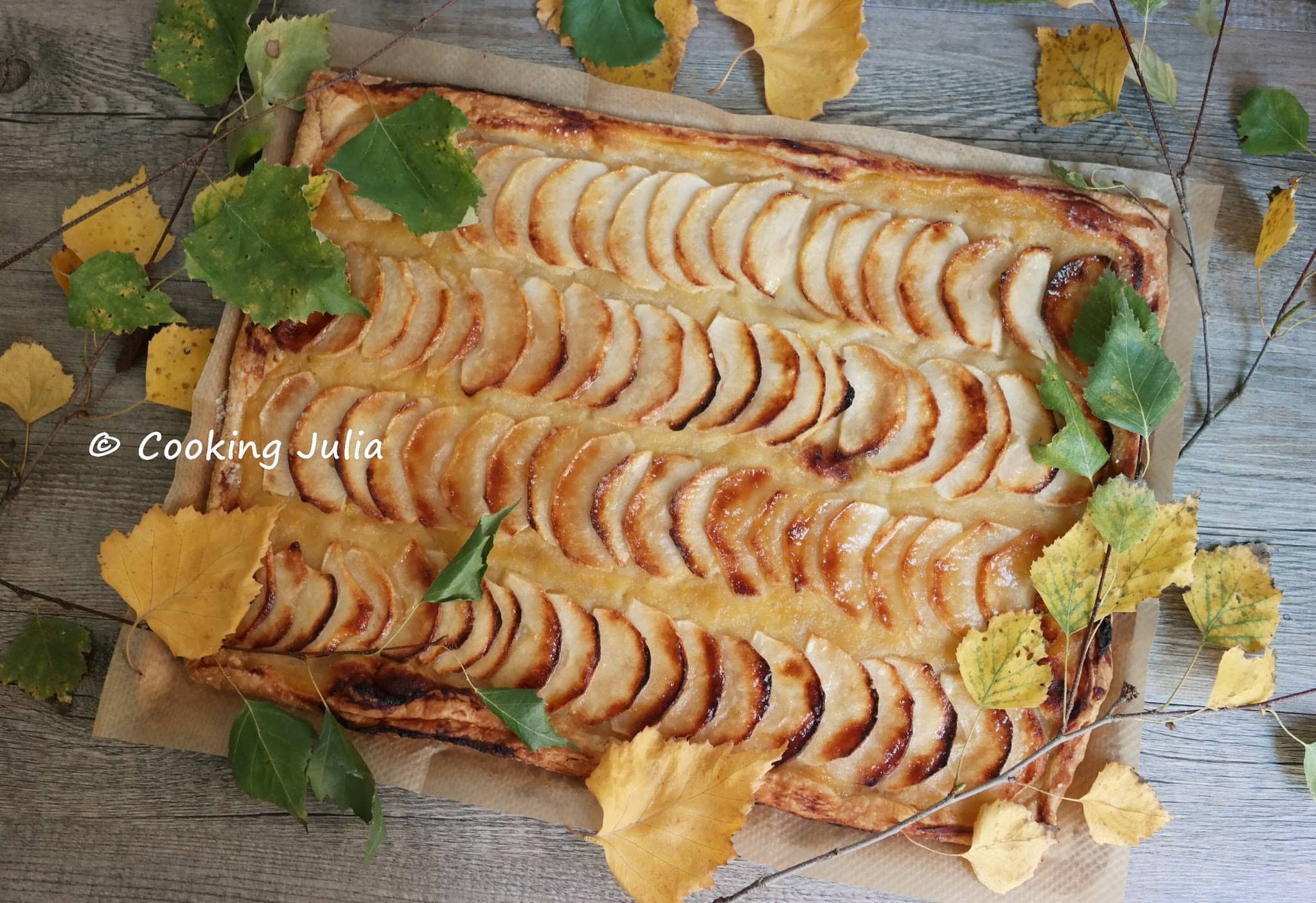 TARTE FINE AUX POMMES CARAMÉLISÉES