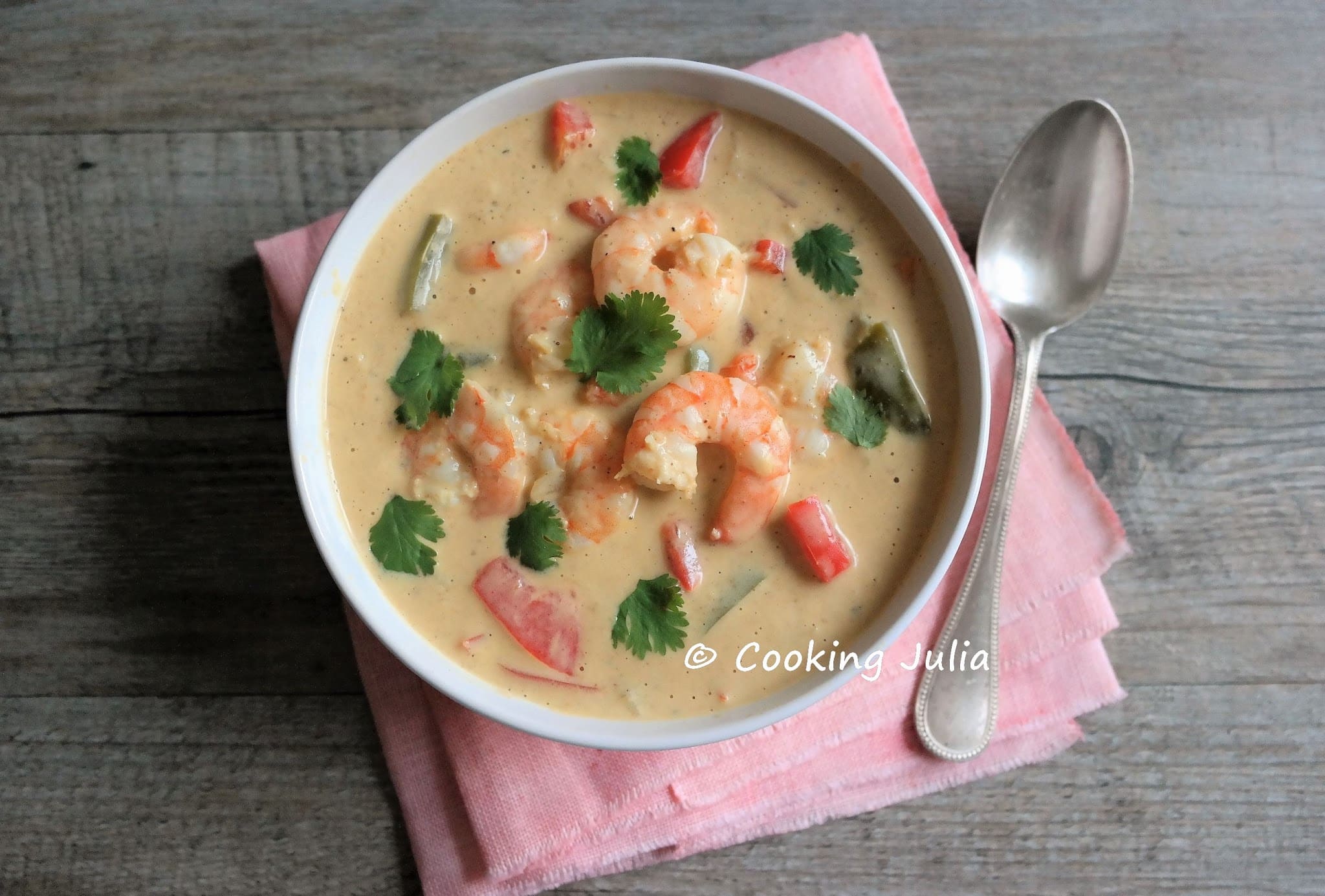 SOUPE THAÏE AUX CREVETTES, RIZ ET LAIT DE COCO