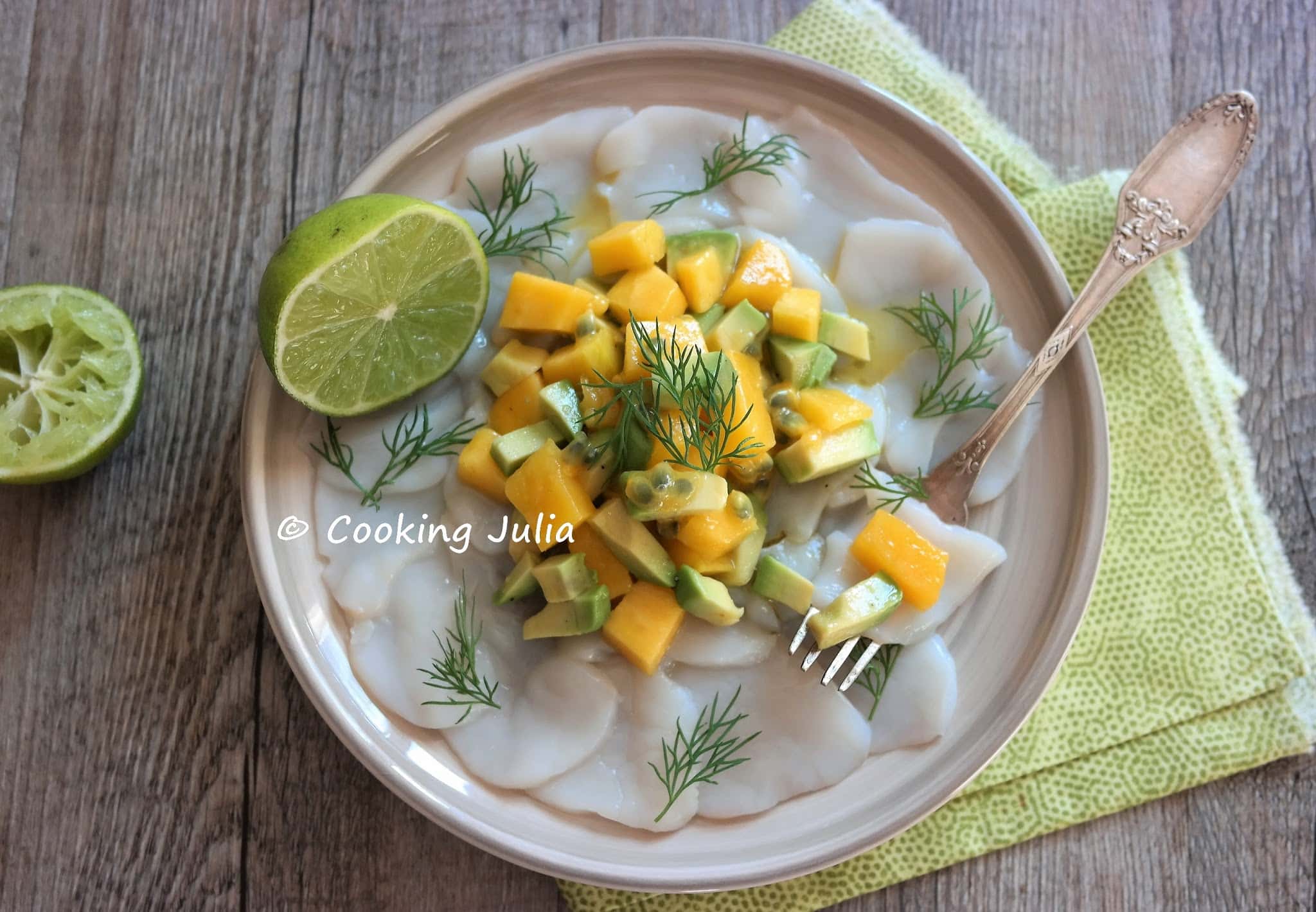 CARPACCIO DE SAINT-JACQUES AUX FRUITS EXOTIQUES