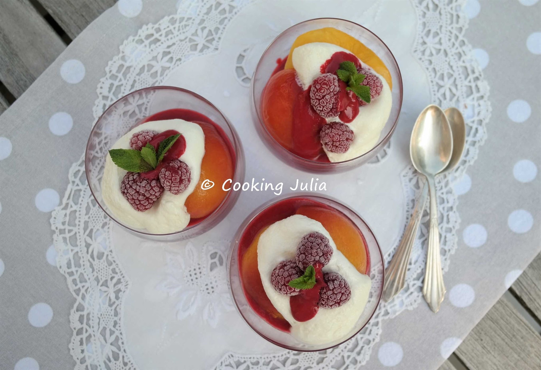 COUPES GOURMANDES PÊCHES-FRAMBOISES