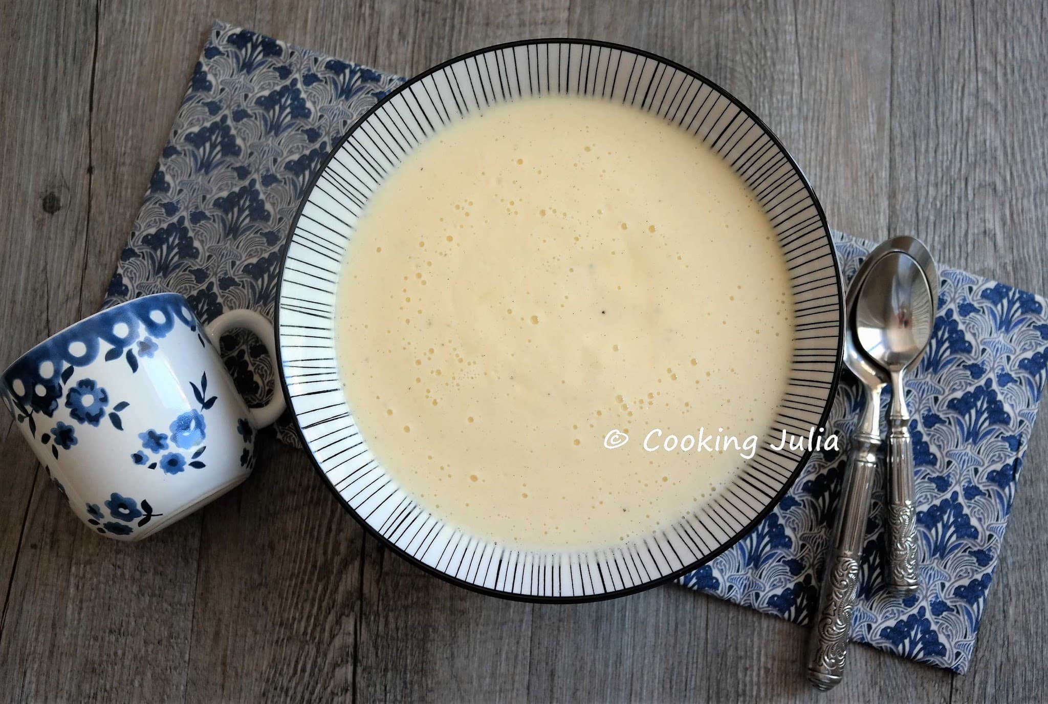 CRÈME ANGLAISE AUX ŒUFS ENTIERS