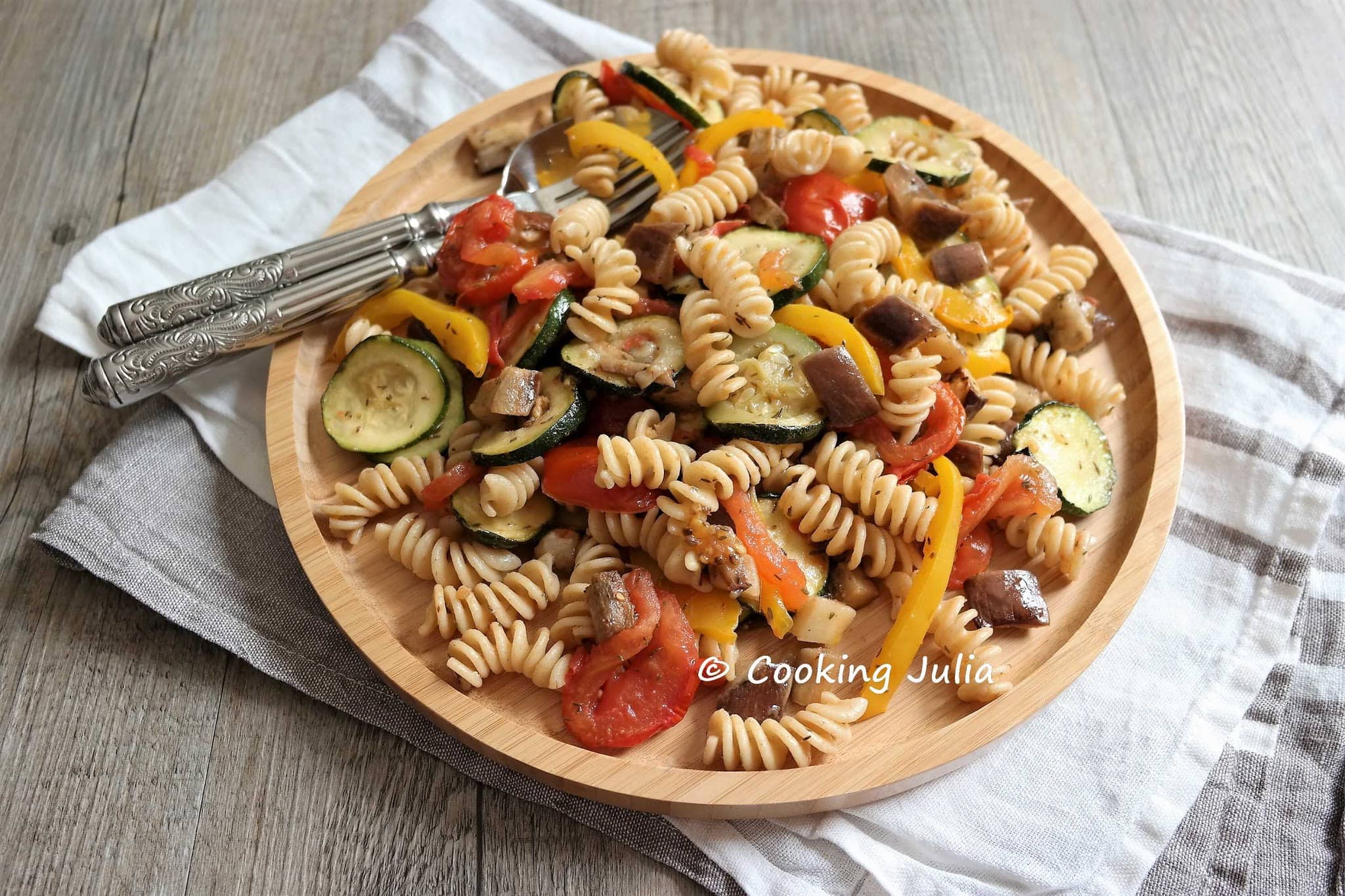 SALADE DE PÂTES AUX LÉGUMES RÔTIS