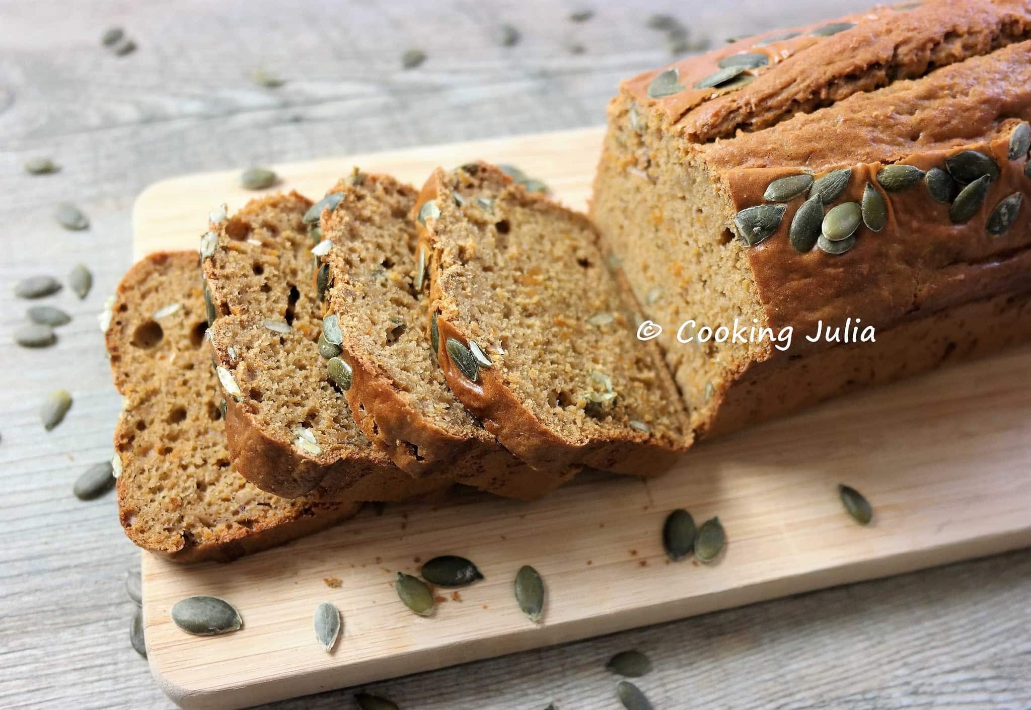 BREADCAKE À LA PATATE DOUCE ET AUX GRAINES DE COURGE