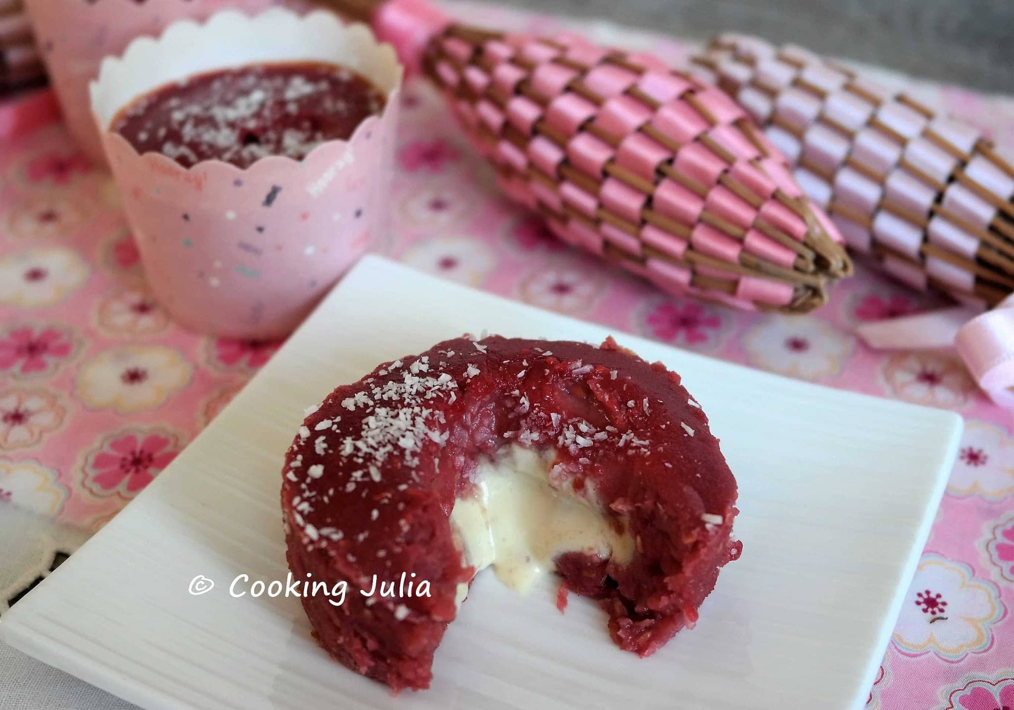 PETITS MOELLEUX AUX FRAMBOISES, COEUR COULANT DE CHOCOLAT BLANC