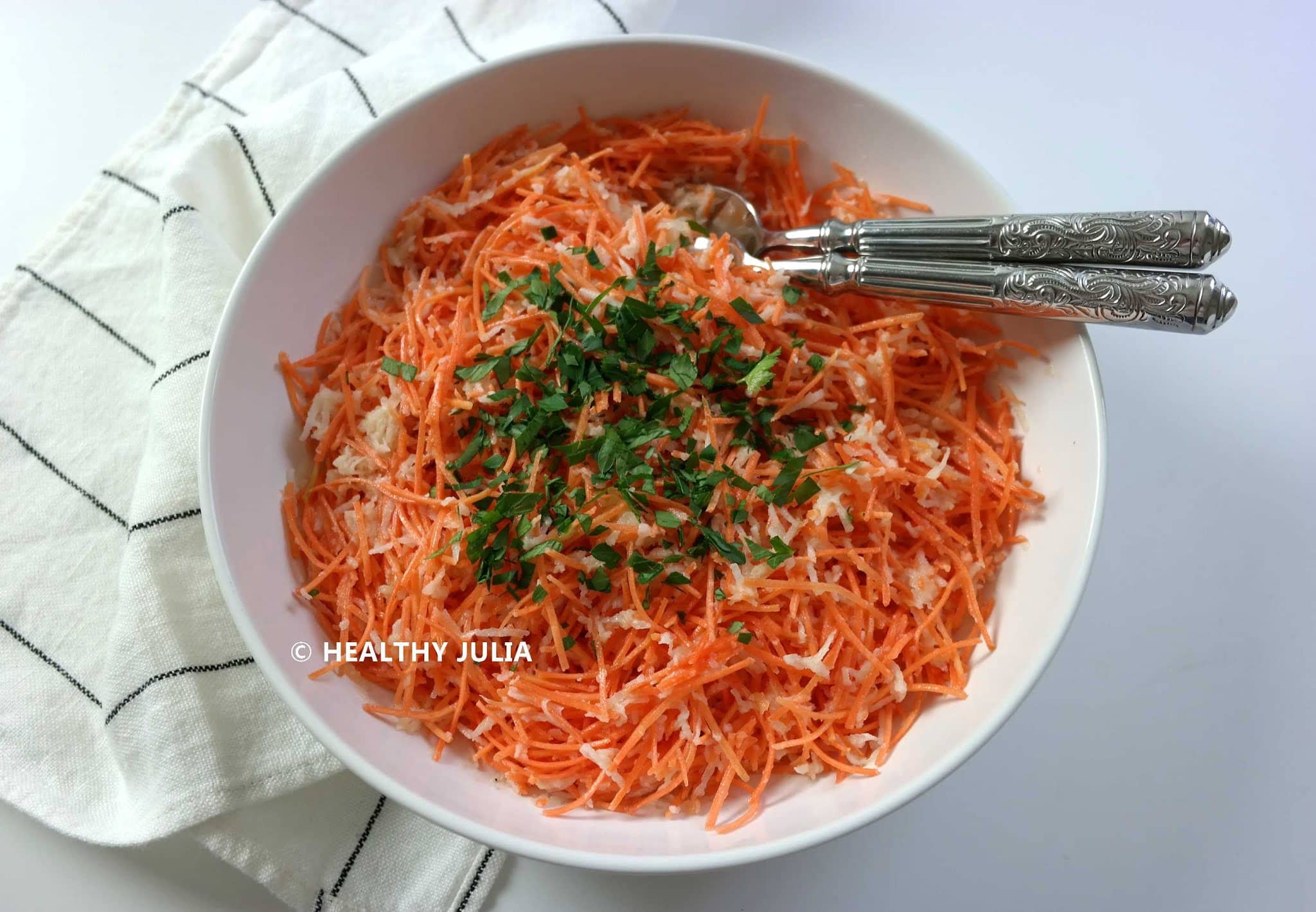 SALADE DE RADIS NOIR ET CAROTTE DÉTOX