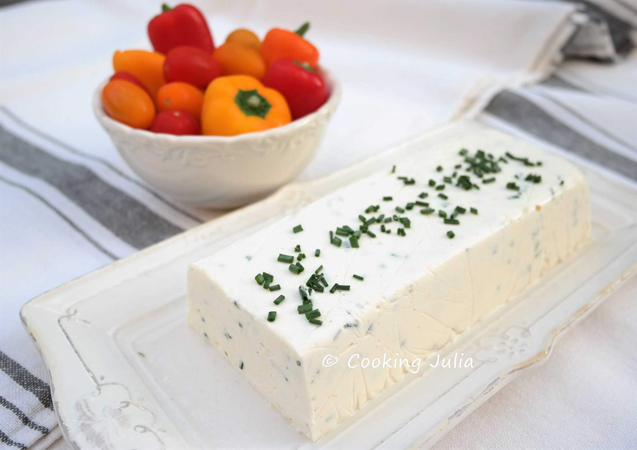 TERRINE DE CHÈVRE À LA CIBOULETTE