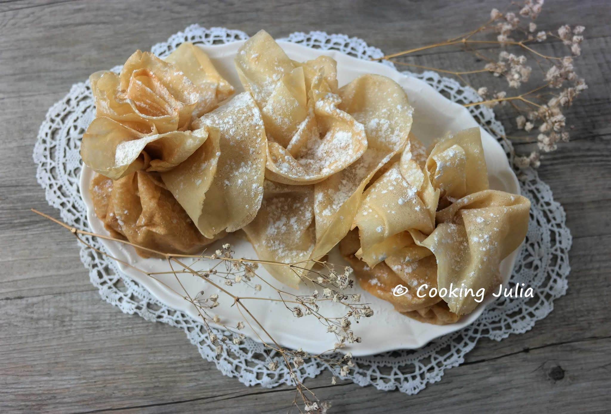 AUMÔNIÈRES DE CRÊPES AUX POIRES ET CARAMEL AU BEURRE SALÉ