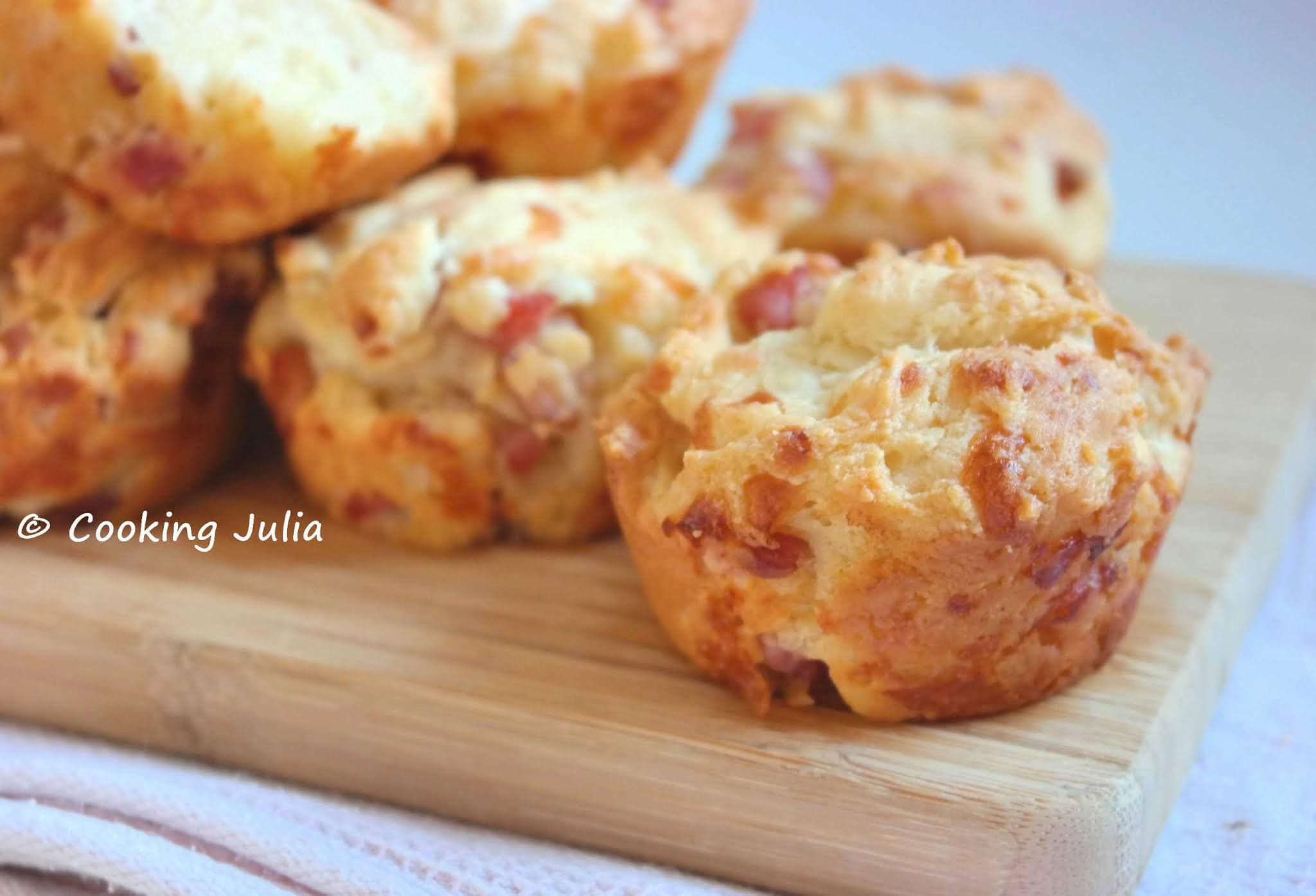 MUFFINS RICOTTA, LARDONS ET MOZZARELLA