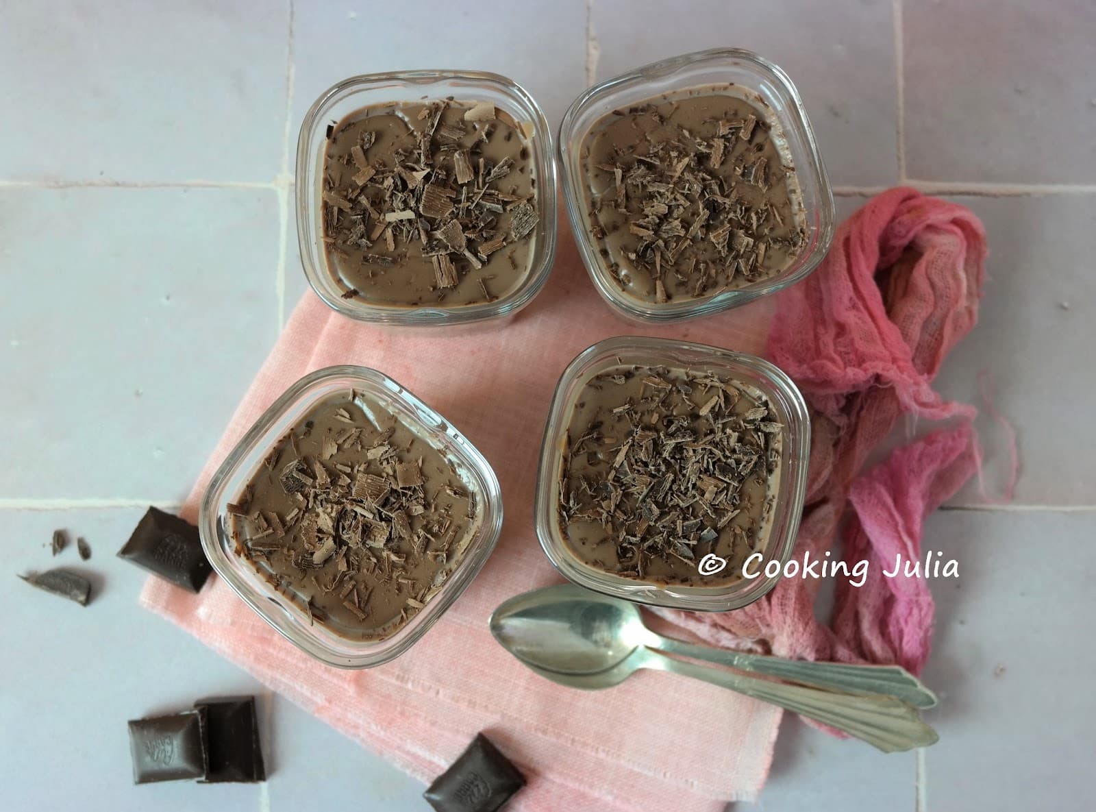 CRÈMES AU CHOCOLAT NOIR