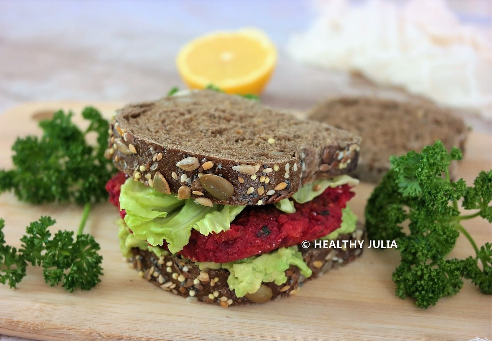 BURGERS DE BETTERAVE AUX POIS CHICHES