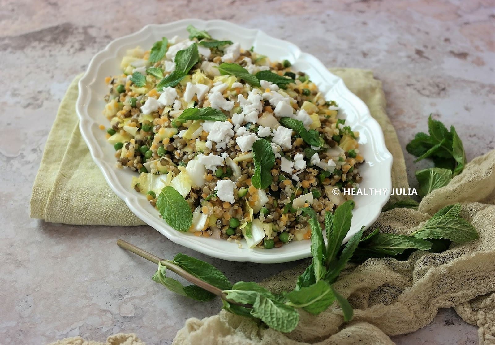 SALADE DE LENTILLES ET QUINOA À LA GRECQUE