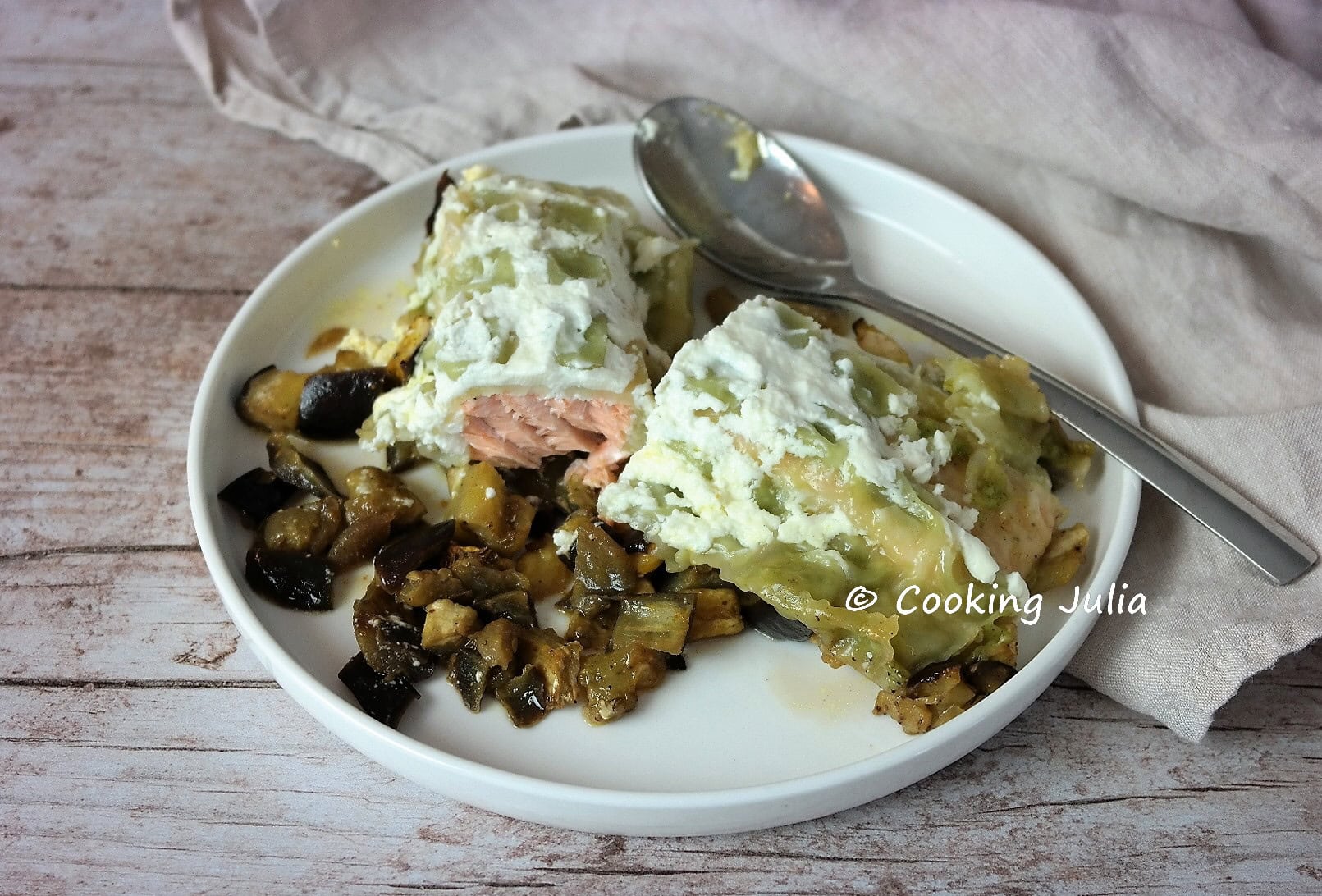 PAPILLOTES DE SAUMON AUX AUBERGINES ET RAVIOLES