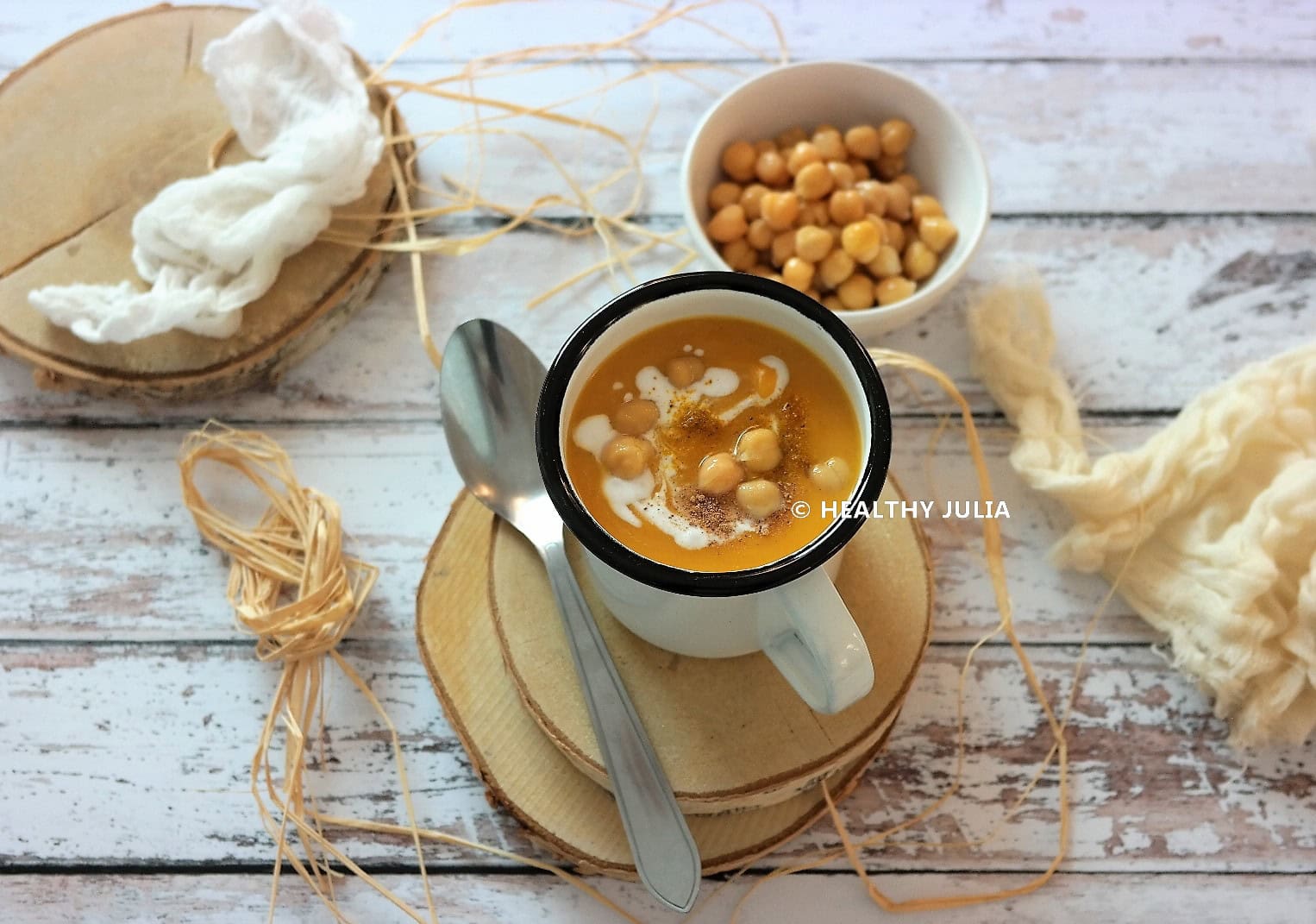 VELOUTÉ DE BUTTERNUT AUX POIS CHICHES ET LAIT DE COCO
