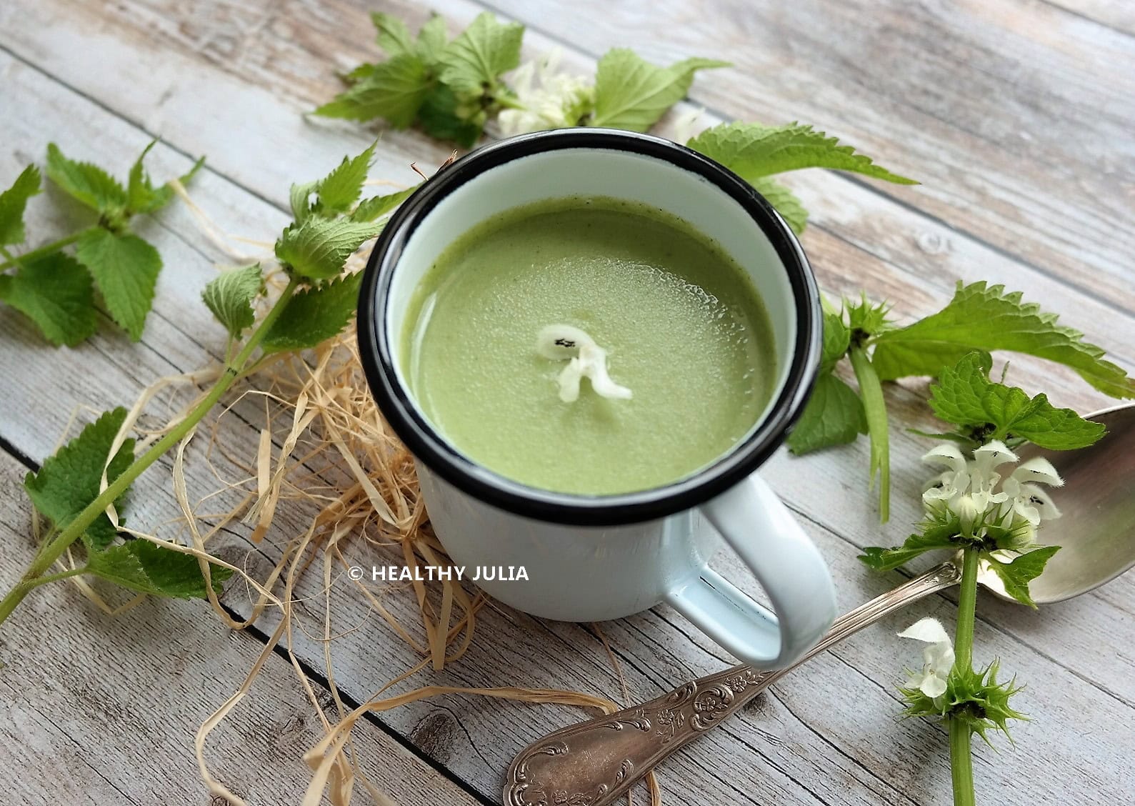 VELOUTÉ D&rsquo;ORTIES BLANCHES