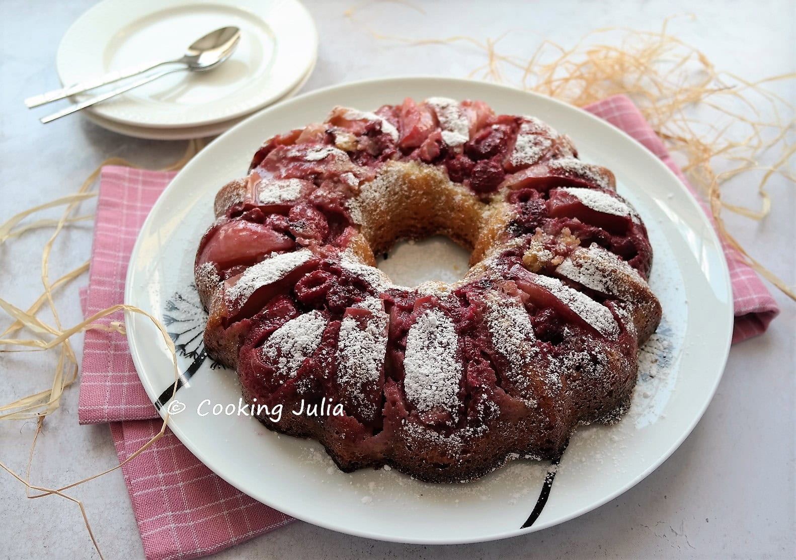 GÂTEAU PÊCHES-FRAMBOISES AUX NOISETTES D&rsquo;OTTOLENGHI