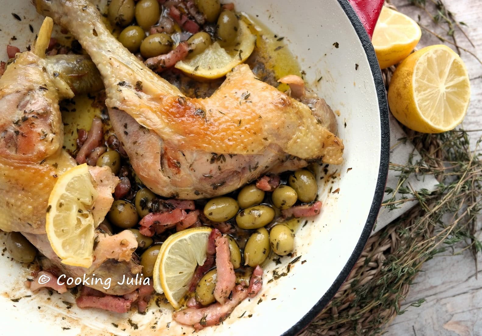 CUISSES DE POULET AUX OLIVES VERTES