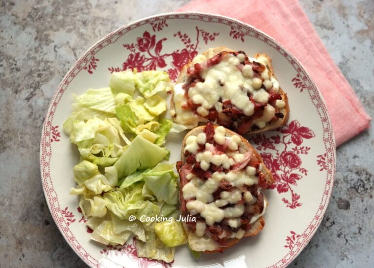 TARTINES AU BACON, OIGNON ET FROMAGE