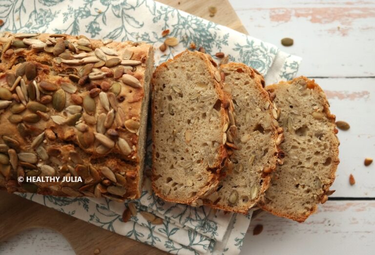 Pain semi-complet au levain et graines (sans pétrissage)